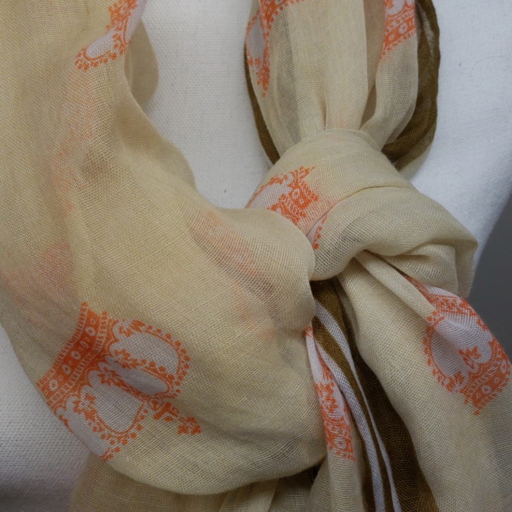 Lightweight scarf - Picture 2 of 3